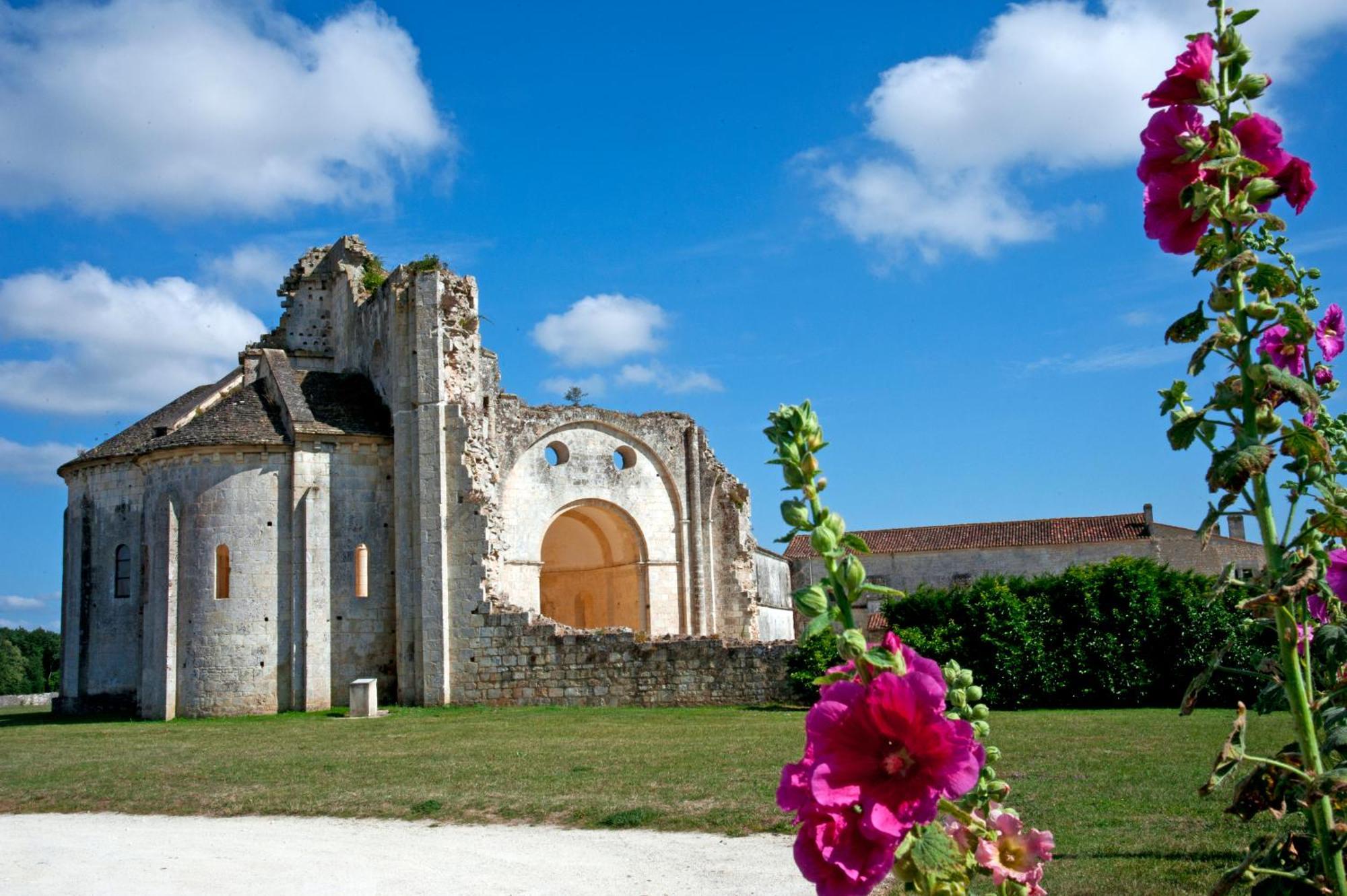 Les Jardins Du Lac Trizay Экстерьер фото